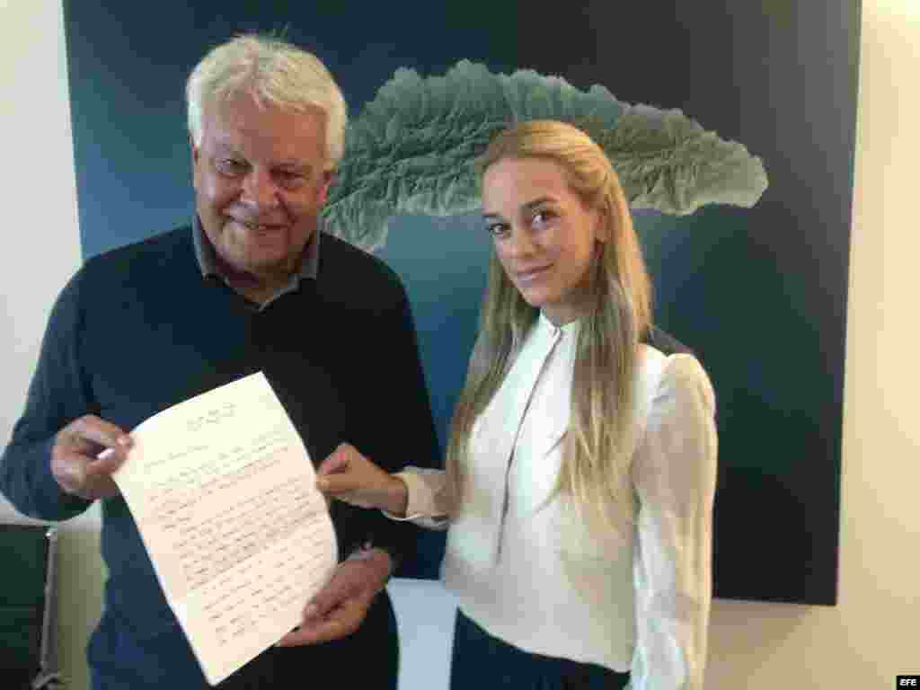 Lilian Tintori durante la reunión mantenida en Madrid con el expresidente del Gobierno español Felipe González.